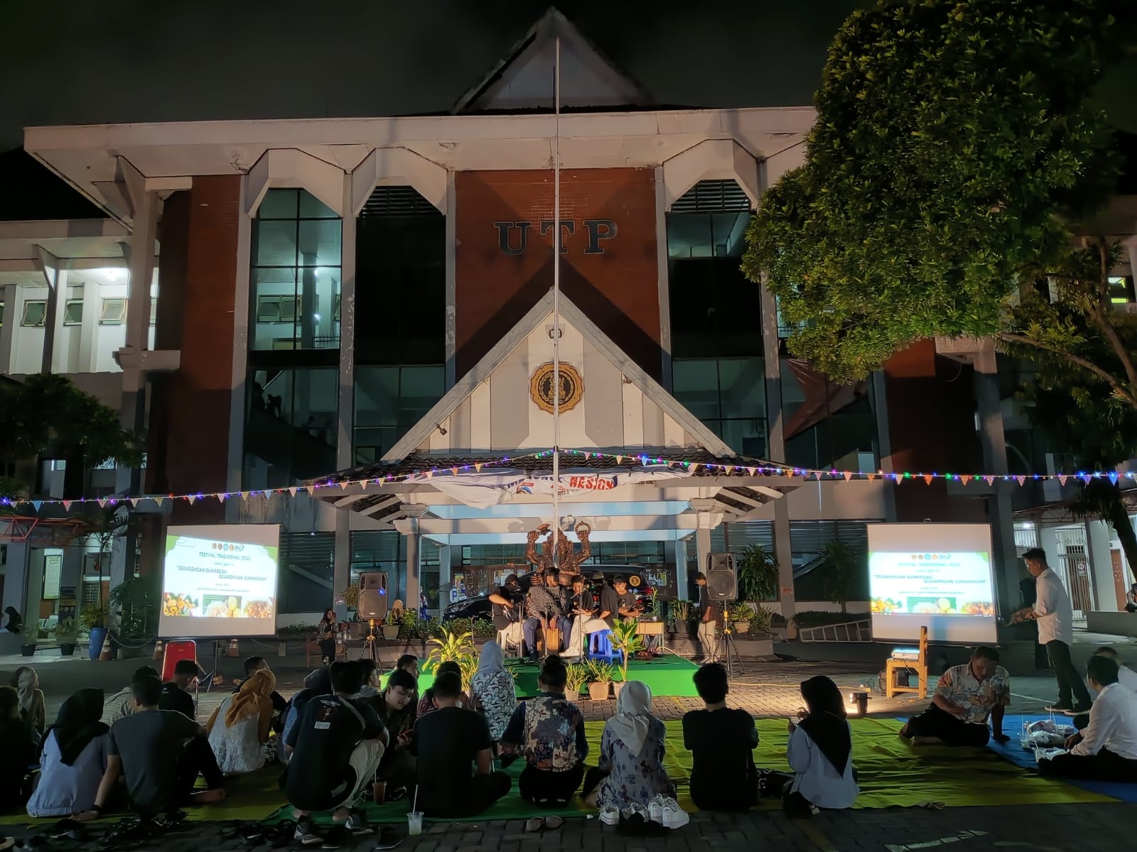 Semarak Djadoel Fest Ajak Mahasiswa dan Masyarakat Bernostalgia Lewat Makanan, Musik dan Seni Budaya