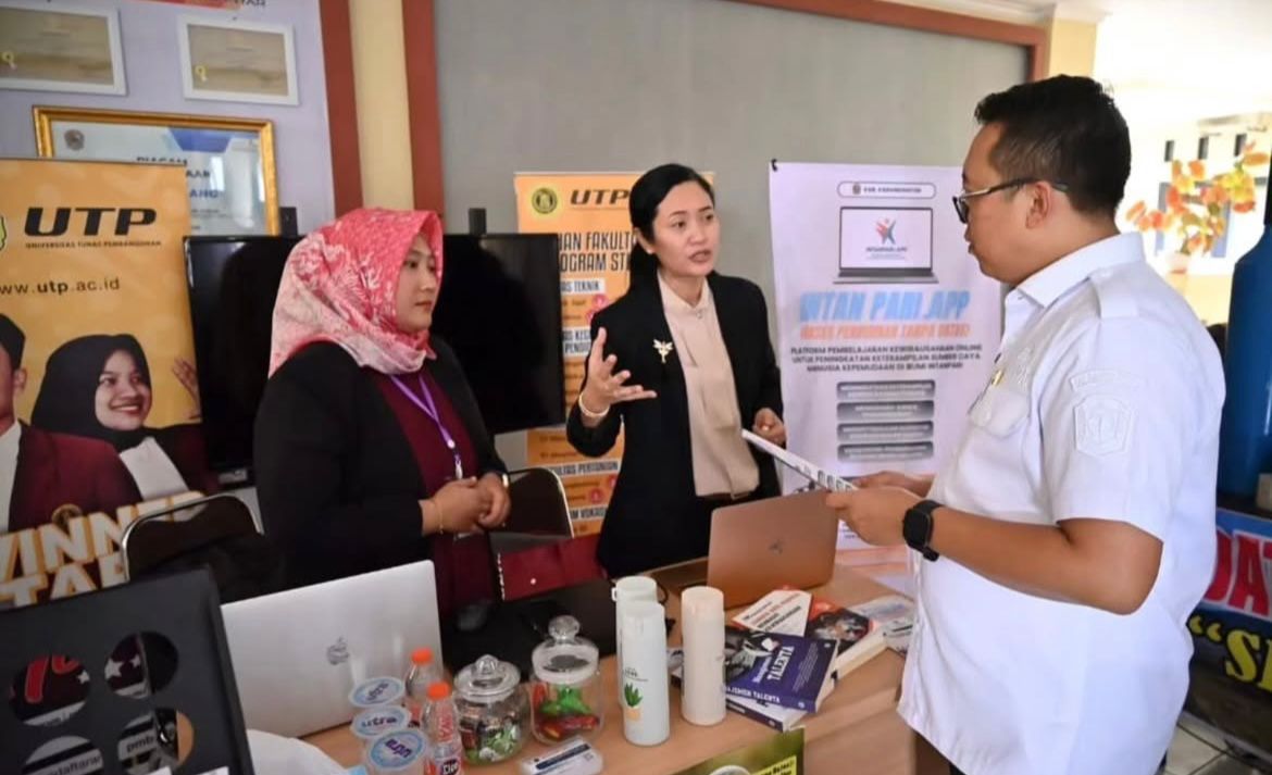 Dosen FEB UTP Surakarta Raih Penghargaan KRENOVA Karanganyar 2025 dengan Inovasi Intanpari.App, Siap Melaju ke Tingkat Provinsi