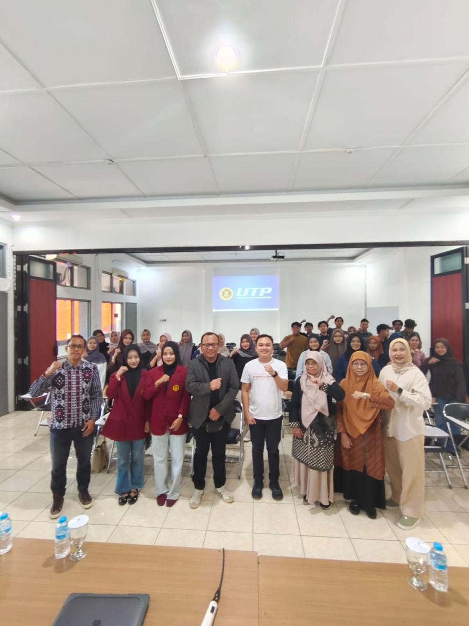 Dorong Internasionalisasi Kampus, FEB UTP Surakarta Gelar Guest Lecture bersama University of Mindanao-Tagum College